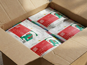 Packaged Miscela Specialty Dolce Vita 100% Arabica coffee subscription box with sweet and fruity flavor notes